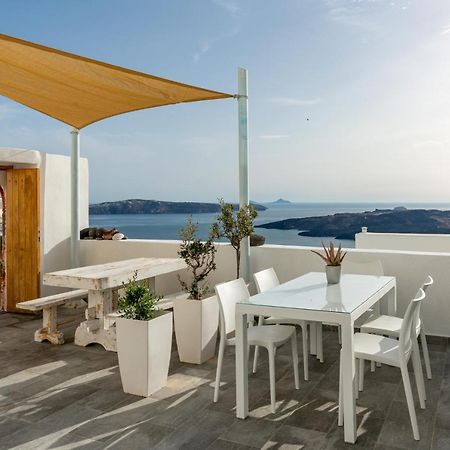 Akron Cliff Suite Fira  Exterior photo