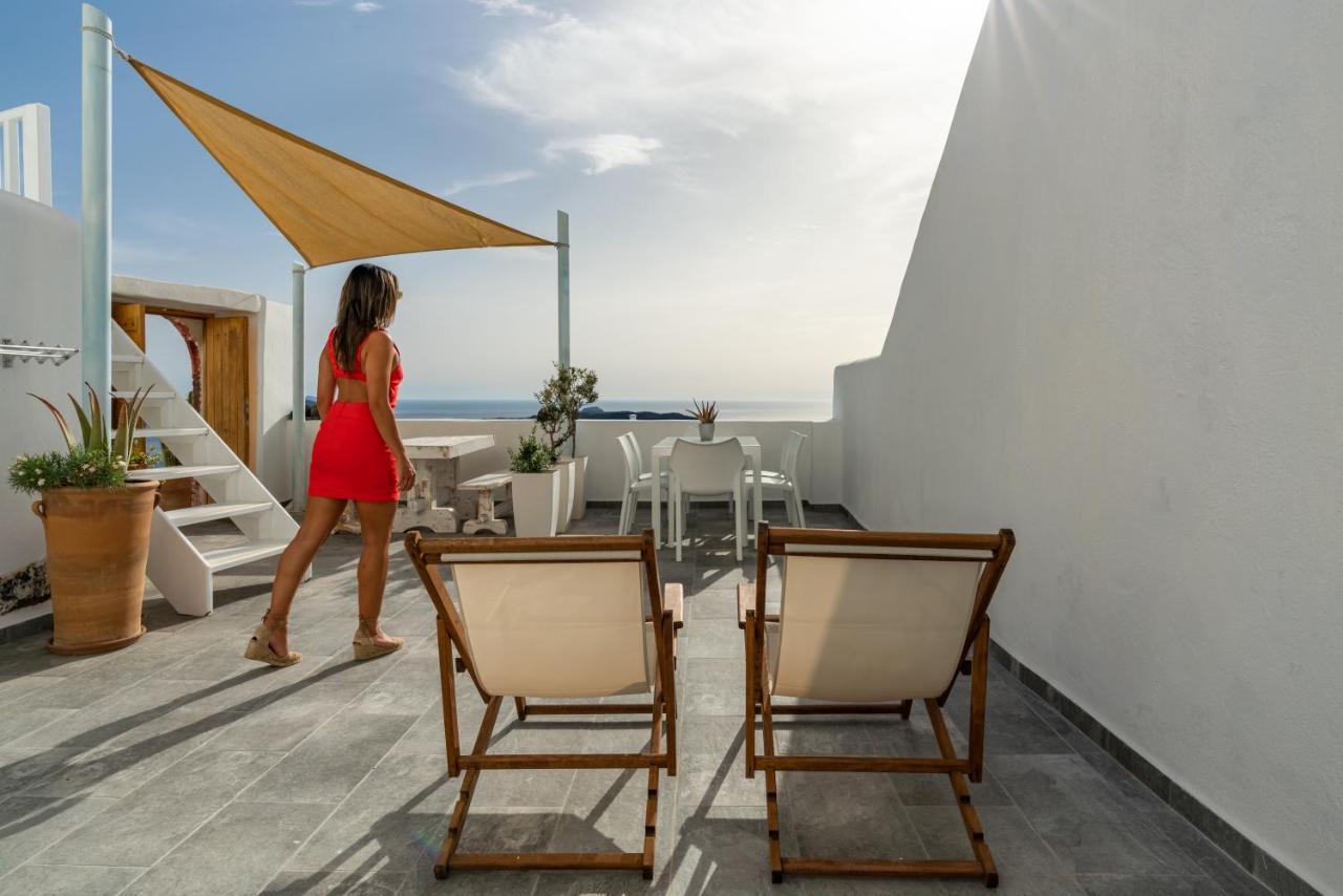 Akron Cliff Suite Fira  Exterior photo