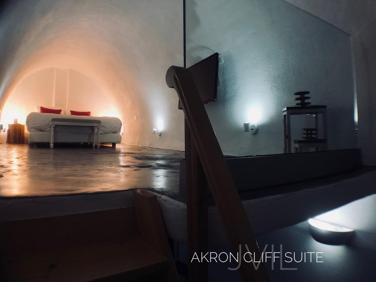 Akron Cliff Suite Fira  Exterior photo